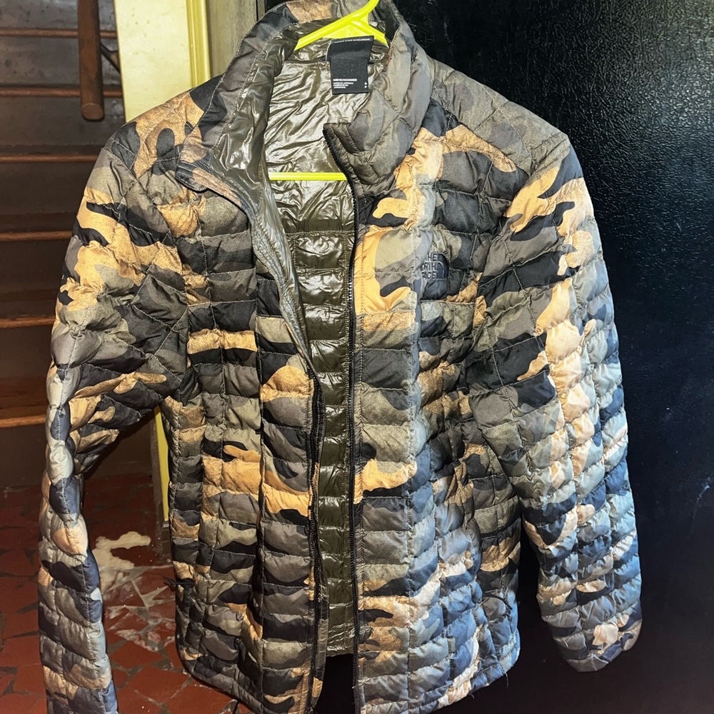 North face puffer jacket